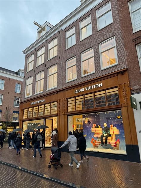 openingsuren louis vuitton|louis vuitton hooftstraat.